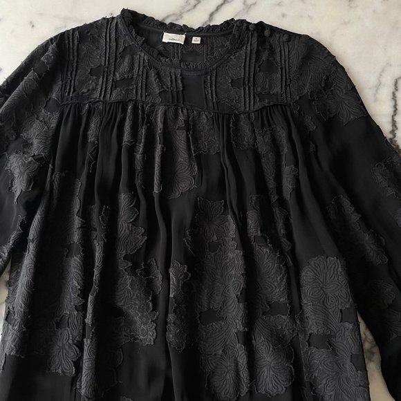 Aritzia Wilfred Long Sleeve Dress with Floral Applique Fabric and Slip - Picture 5 of 14